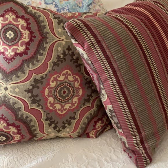 2 Pink/Grey oversized throw pillows!! - Picture 7 of 7